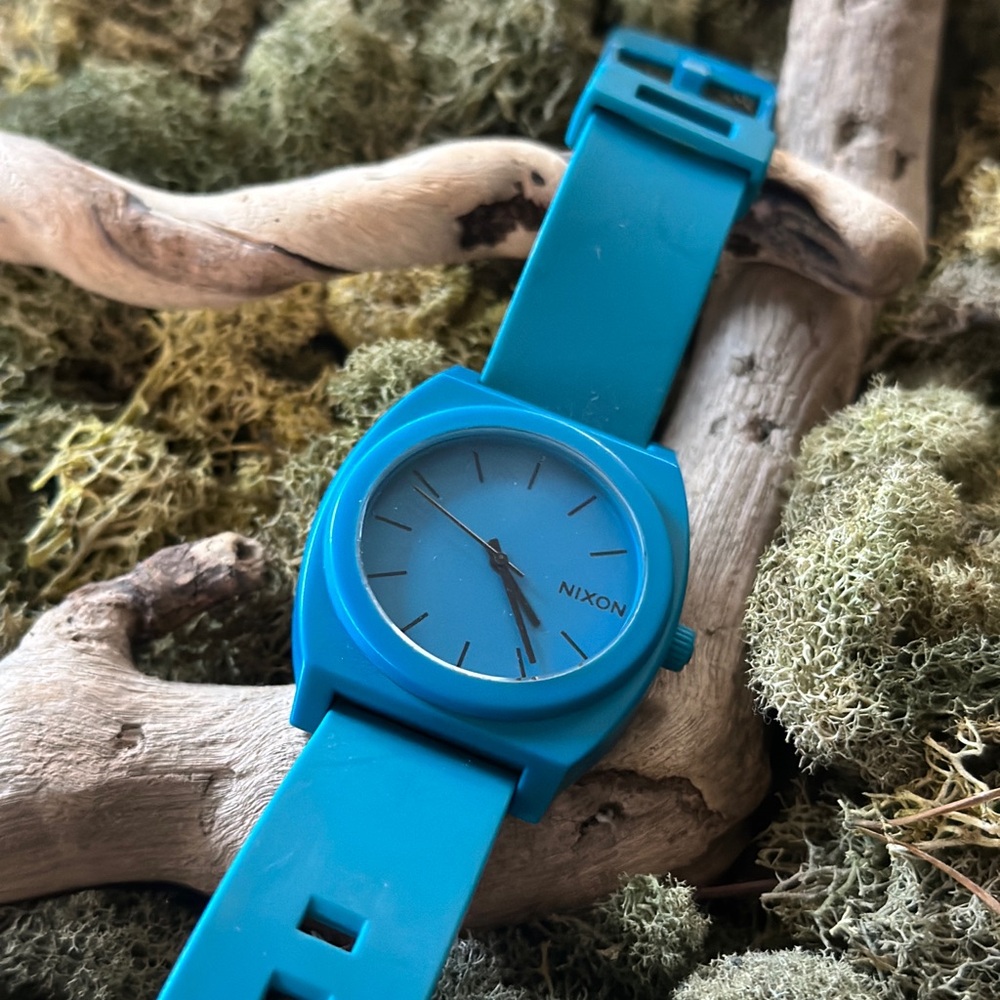 RESERVED: Nixon watch: The Time Teller in blue - Picture 3 of 6